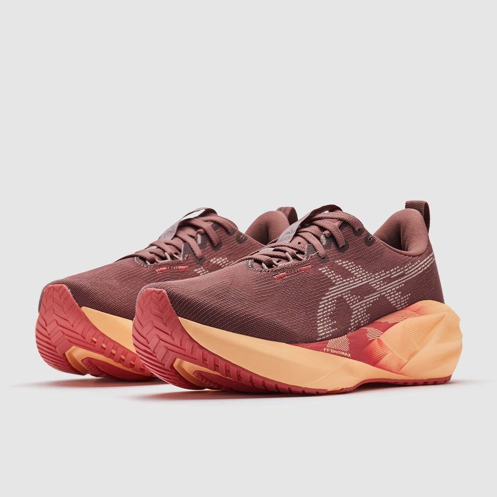 ASICS Women’s Novablast 5