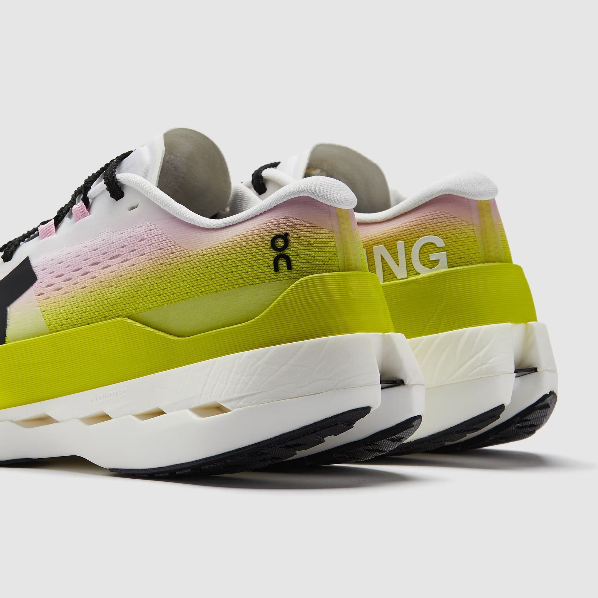 On Women’s  Cloudboom Max